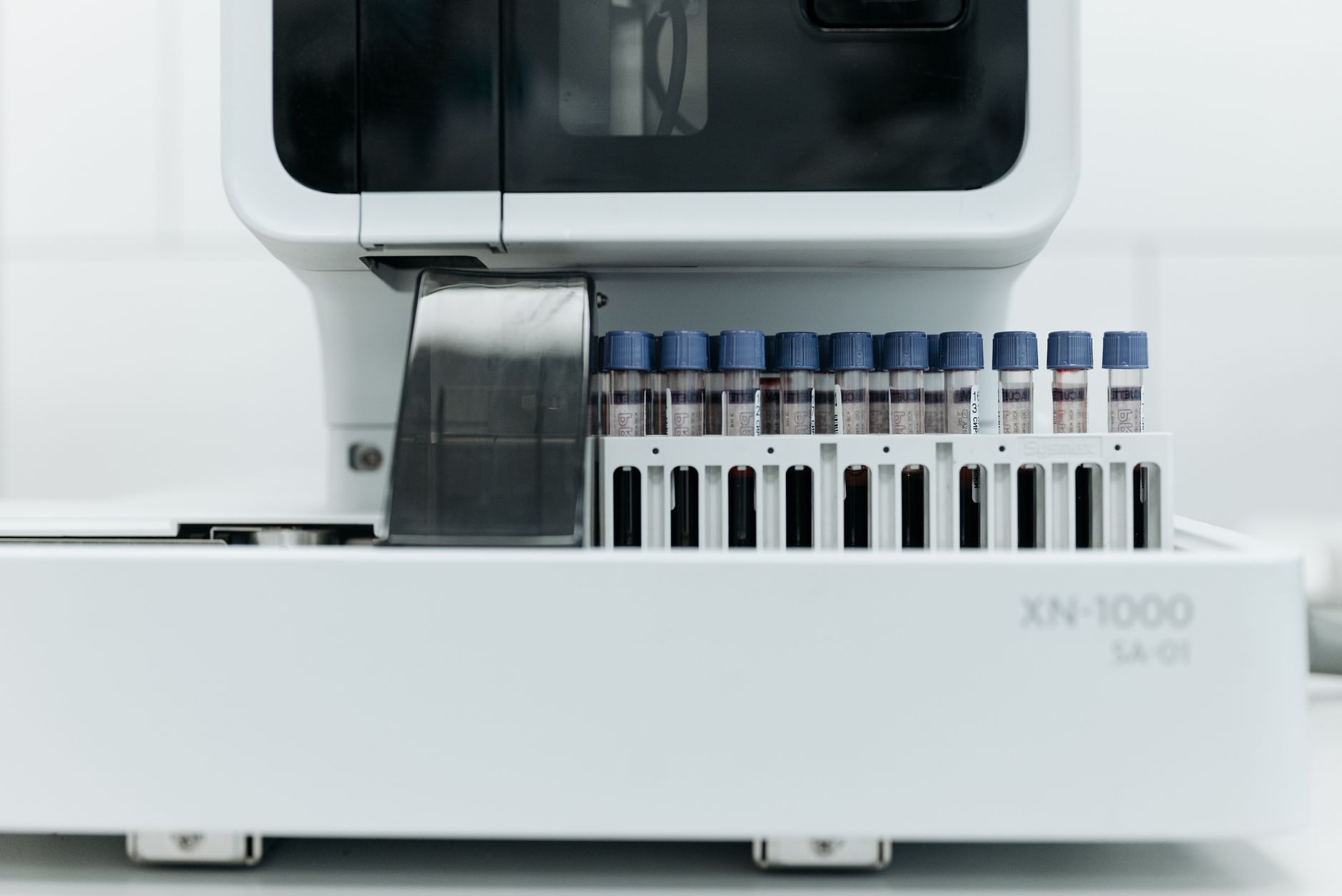 Blutproben in einem Laborautomaten