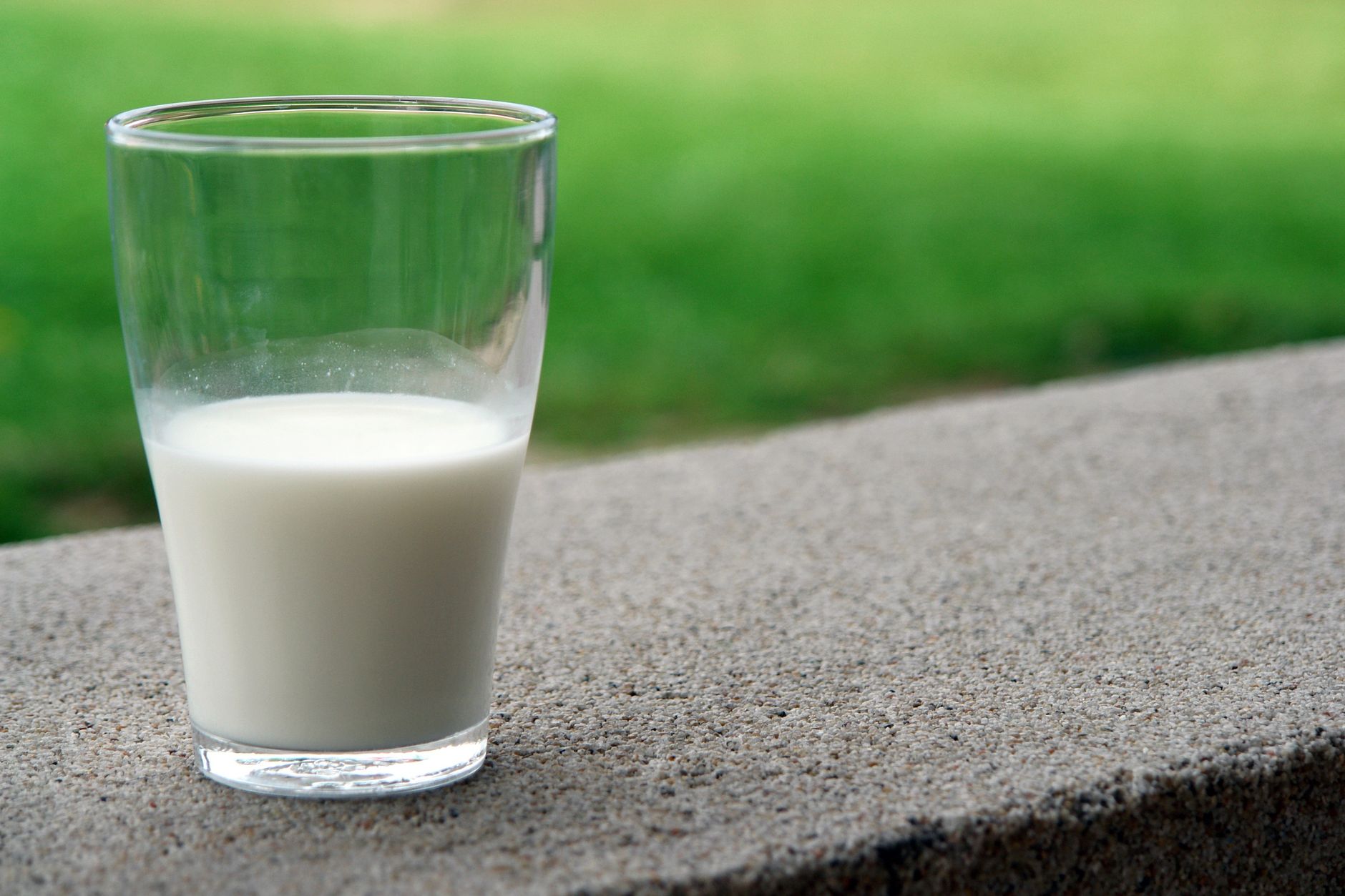 Calcium und Vitamin D: warum sie zusammen im Präparat stehen