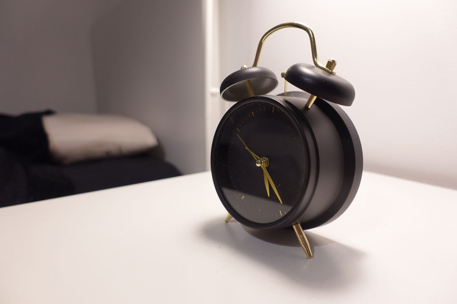 Melatonin einnehmen: der richtige Zeitpunkt am Abend